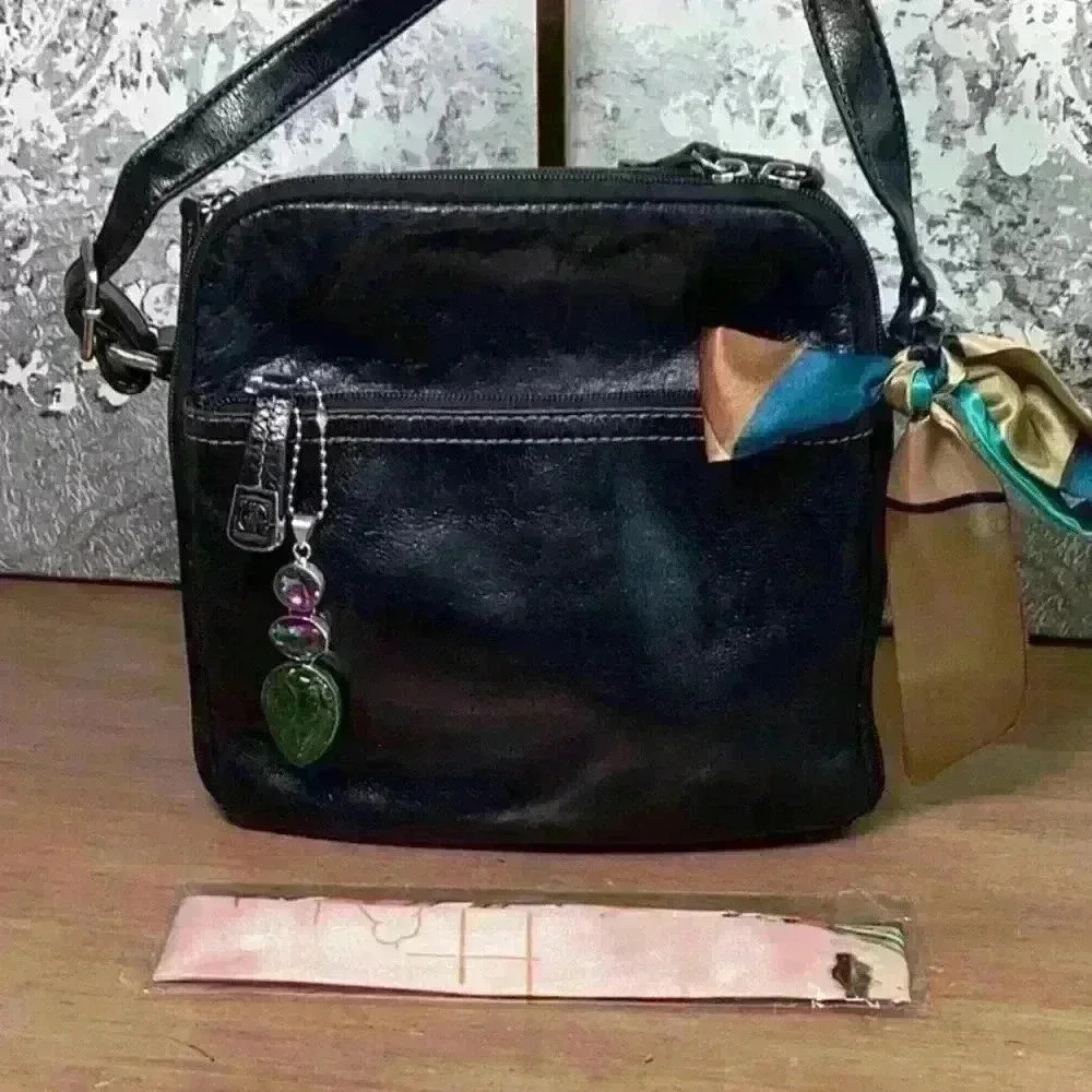 Giani Bernni Black Leather Crossbody bag